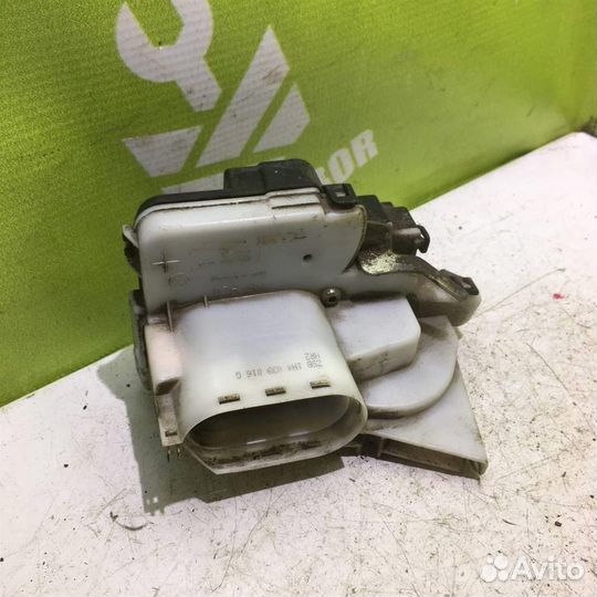 Замок двери задней правой Фольксваген Гольф 3 Ве