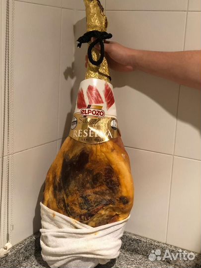 Хамон Серрано на кости