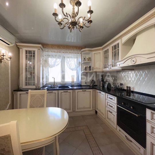 3-к. квартира, 80 м², 8/14 эт.