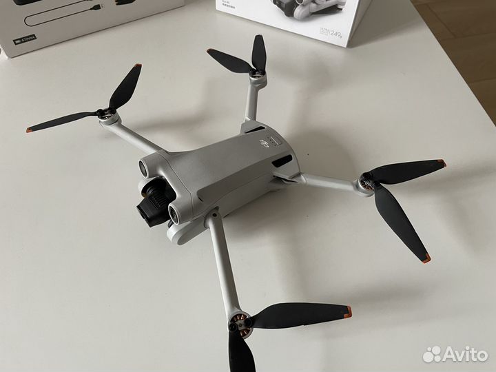 Квадрокоптер dji mini 3 pro rc + Fly More Kit Plus