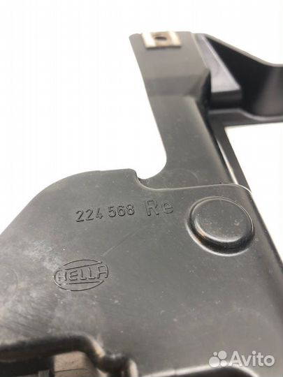 Кронштейн фары правый Bmw X5 E53 2005