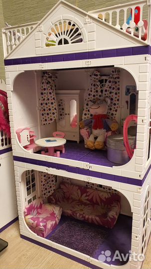 Кукольный домик с мебелью