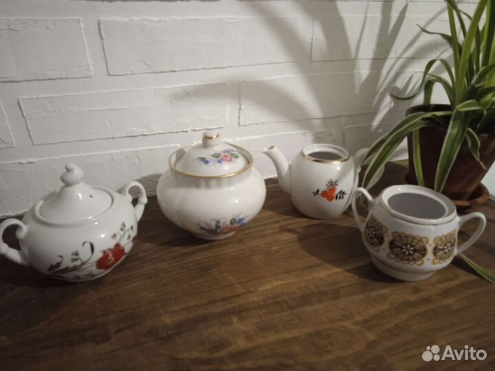 Сахарницы, чайник заварочный