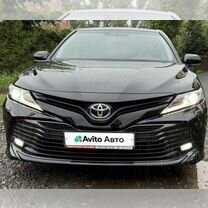 Toyota Camry 2.5 AT, 2018, 137 700 км, с пробегом, цена 2 577 000 руб.