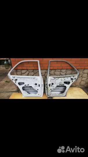 Задние двери на мерседес С180 W202