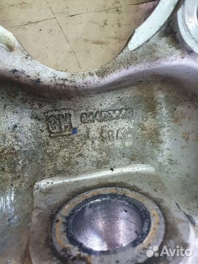 Кулак передний правый Cadillac Escalade 5 L87 6.2L