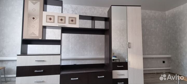 Стенка в гостиную