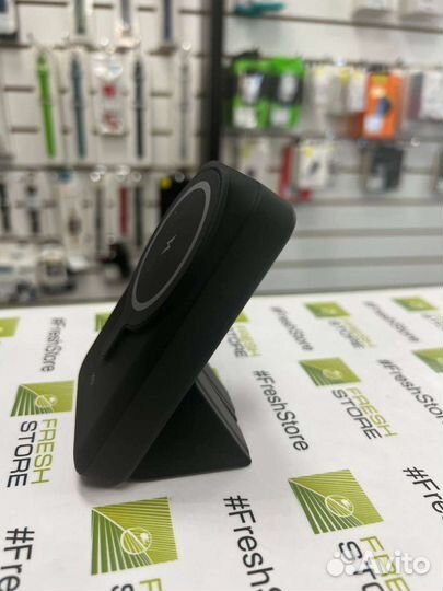 Внешний аккумулятор с беспроводной зарядкой VIP