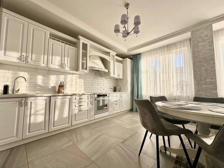 3-к. квартира, 74 м², 14/17 эт.