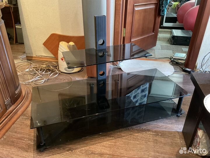 Сьеклянная тумба для аудио видео техники