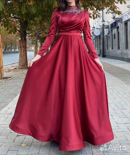 Вечернее платье