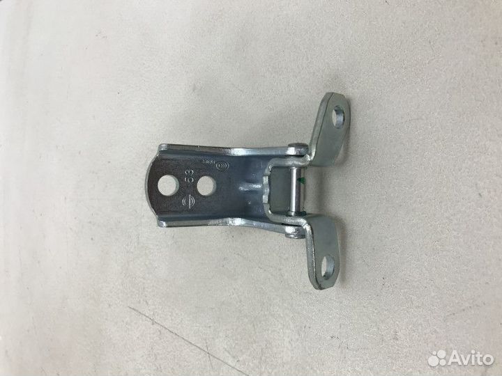 Петля двери задней правой нижняя Nissan Murano 3