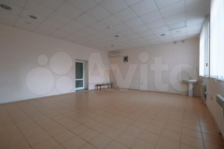 Здание, 883.7 м²