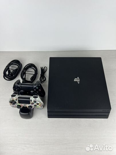 Sony PlayStation 4 Pro + 2 Геймпада