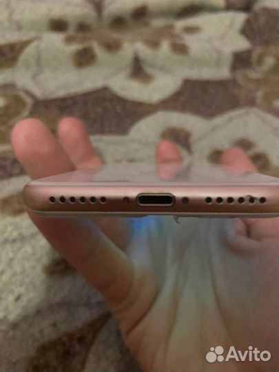Телефон iPhone 8 64 gb