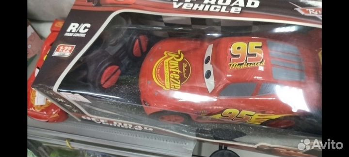 Машина с пультом управления