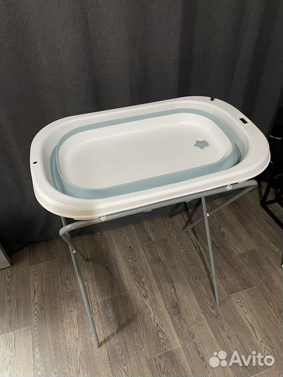 Детская ванночка для купания с подставкой