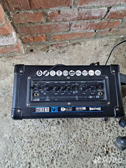 Гитарный комбоусилитель