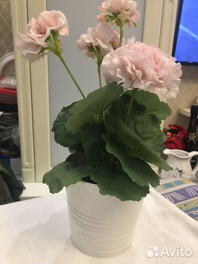 Искусственный цветок и кашпо-Пеларгония герань