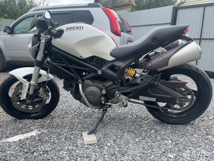 Ducati monster 696