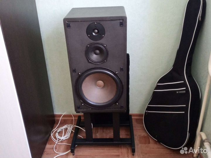 Акустические колонки напольные EI HZK 12031