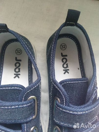 Кроссовки для девочки