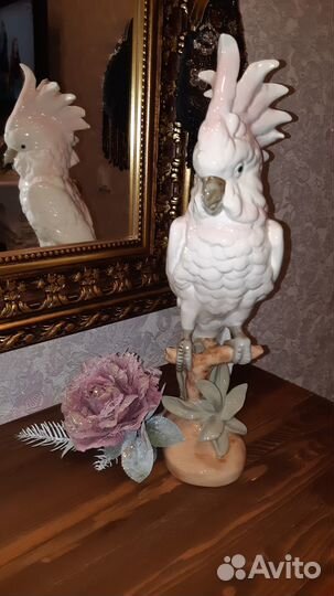 Фарфоровый попугай Royal Dux