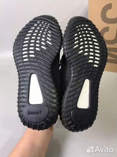 Кроссовки adidas yeezy черные