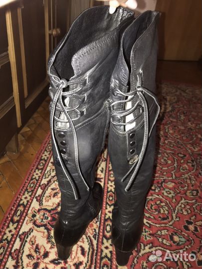 Кожаные сапоги