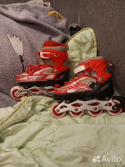 Коньки детские размер 35-38(не помню точно)