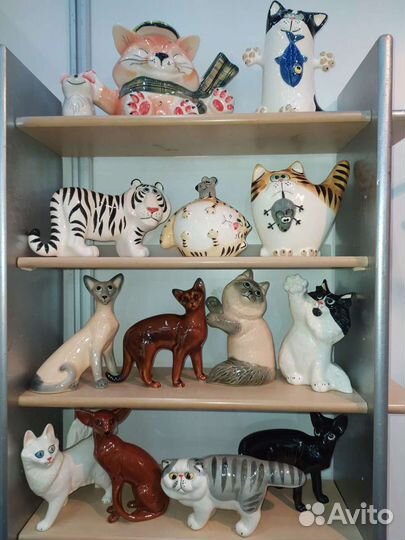 Фигурки кошек разных пород