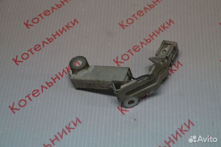 Nissan 31037-8E002 Резистор кпп