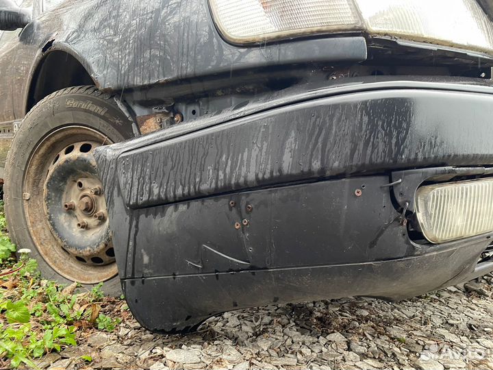 Передний бампер Audi 100 C4