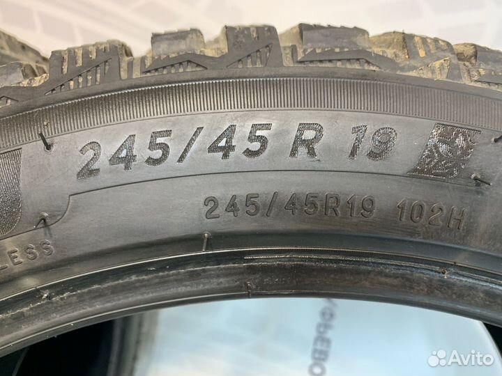 Michelin X-Ice North 4 245/45 R19