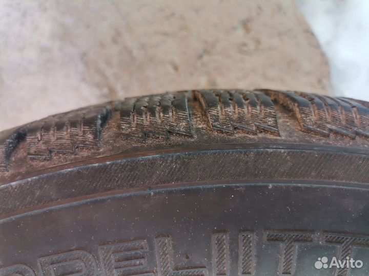 Nokian Tyres Hakkapeliitta R2 SUV 215/65 R16 102