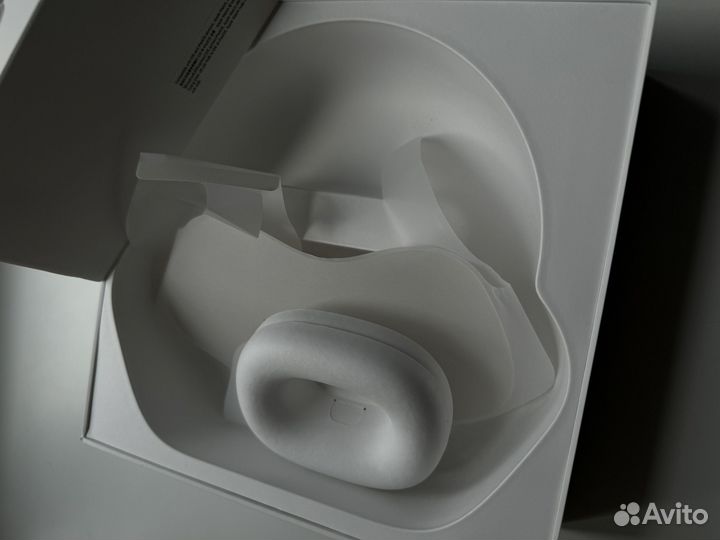 Коробка от airpods max