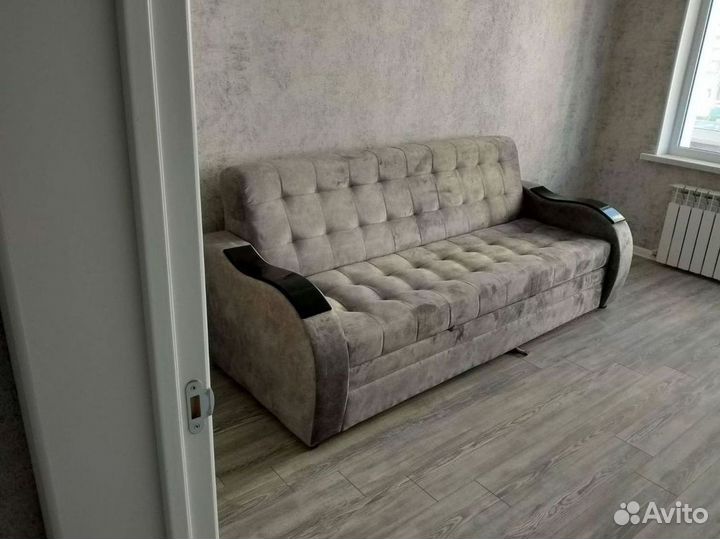 Прямой диван в наличии