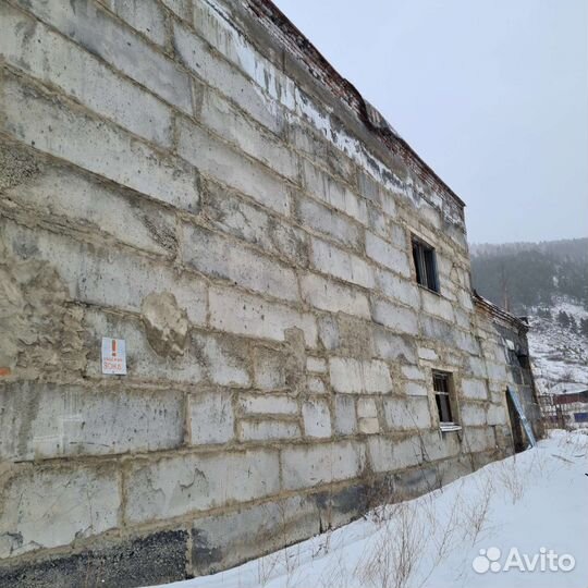 Здание под разбор на стройматериалы