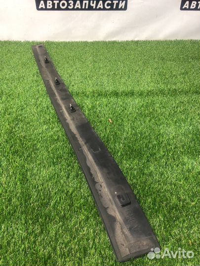 Молдинг двери передней правой Tesla Model X