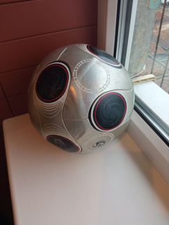 Футбольный мяч adidas