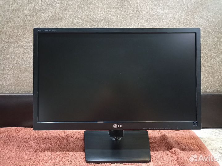 Монитор LG flatron е2242