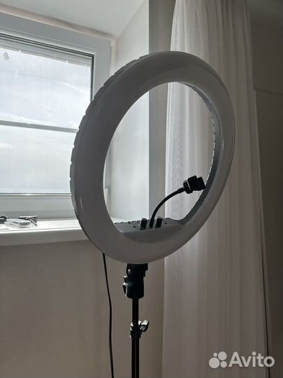 Кольцевая лампа со штативом