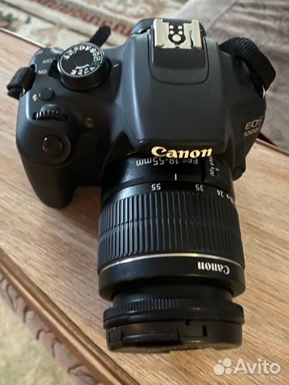 Зеркальный фотоаппарат canon EOS1200D Kit 18-55mm