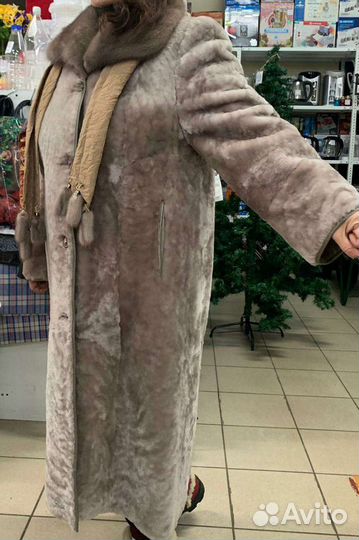 Шуба цигейка,капюшон из норки