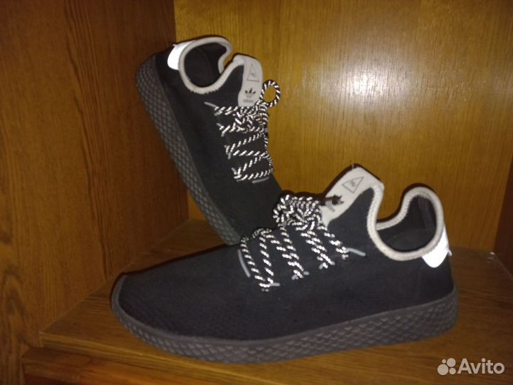 Adidas pharell williams 42/42,5,оригинал