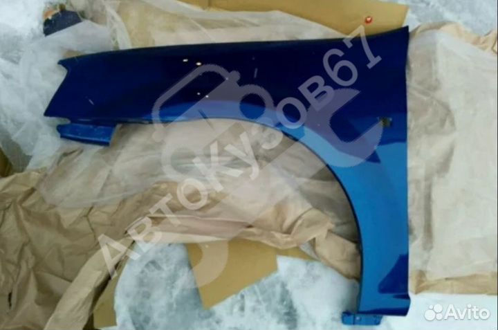 Крыло Рено Логан 