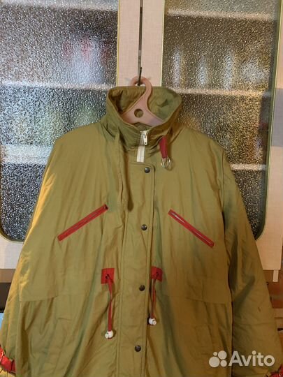 Пальто-пуховик жен. из полиэстера желтого цвета 58