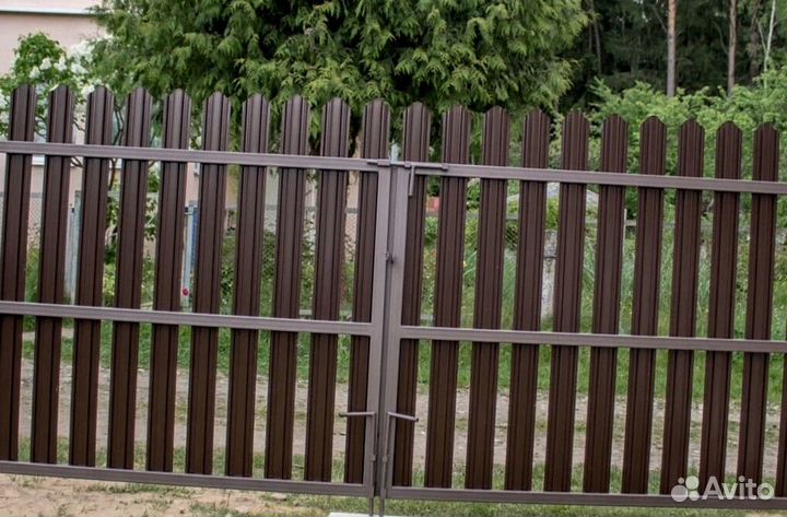 Забор из евроштакетника цена для дома