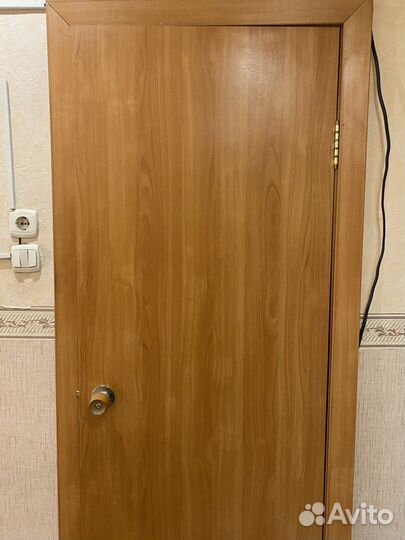 Двери межкомнатные б/у