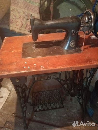 Швейная машина Singer